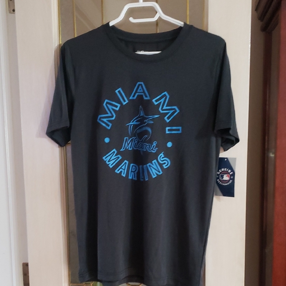 Miami Marlins Genuine Merchandise T-Shirt.  Boys 16/18. Black.